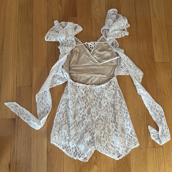 Hello Molly White Romper - Picture 3 of 4